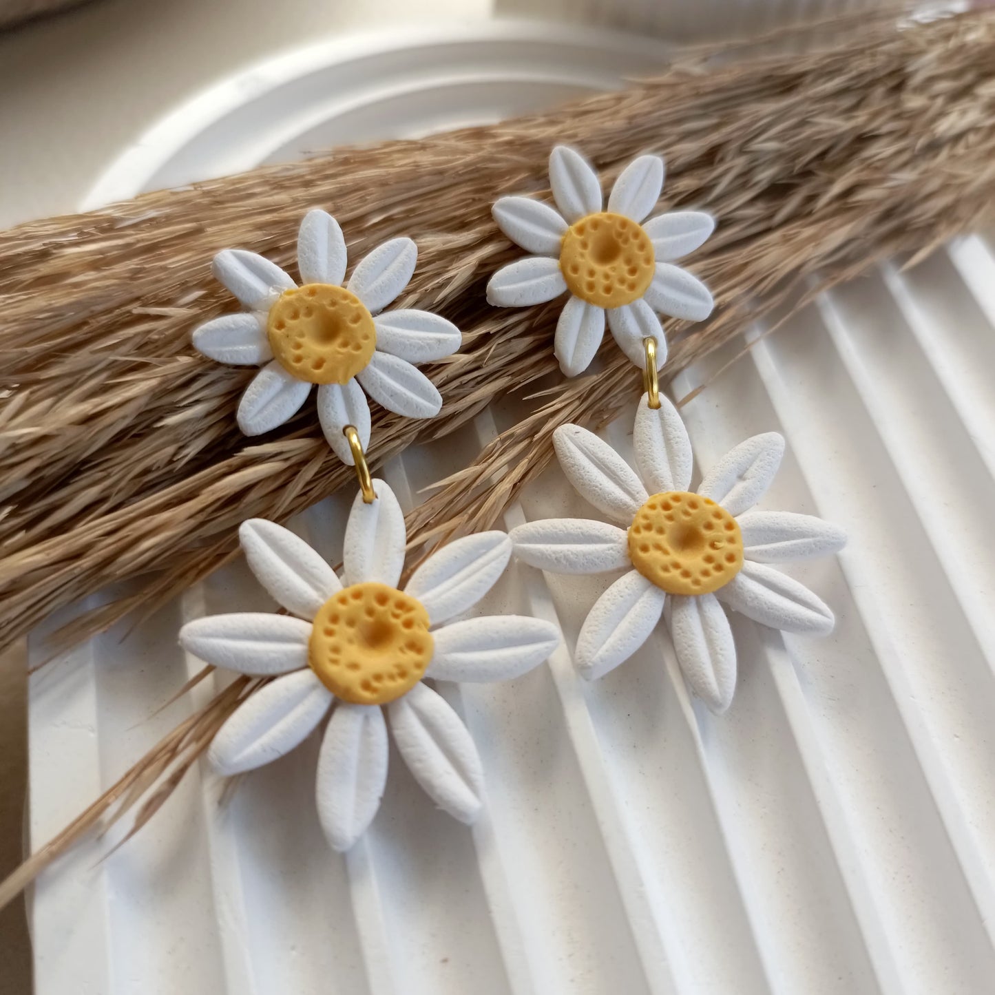 Daisy Flower Statement Dangle