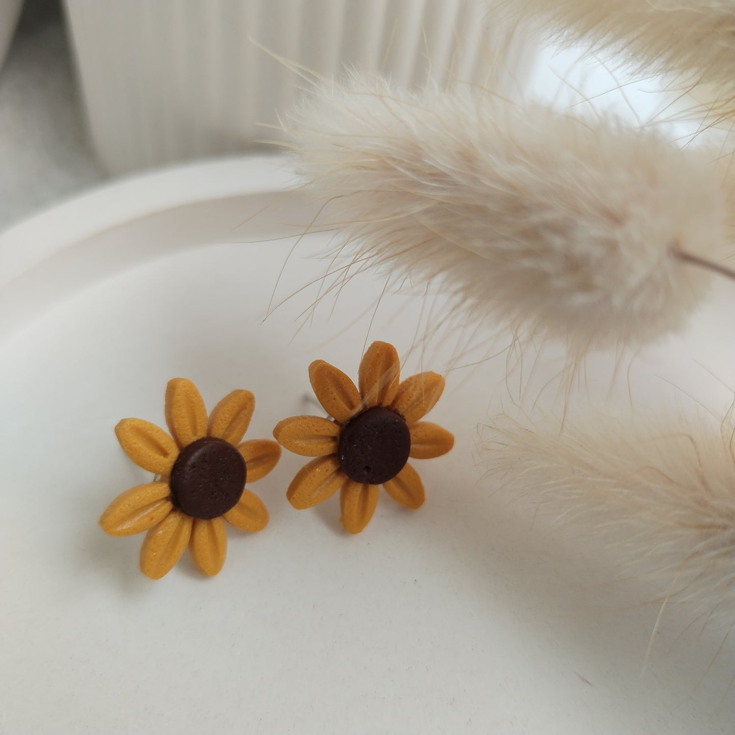 S. Little daisy and sunflower earring